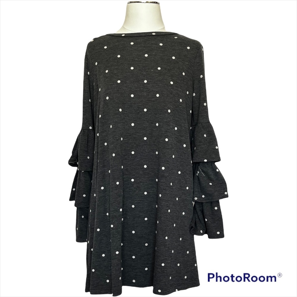 My Story 3/4 ruffled sleeve tunic w polka dot pattern